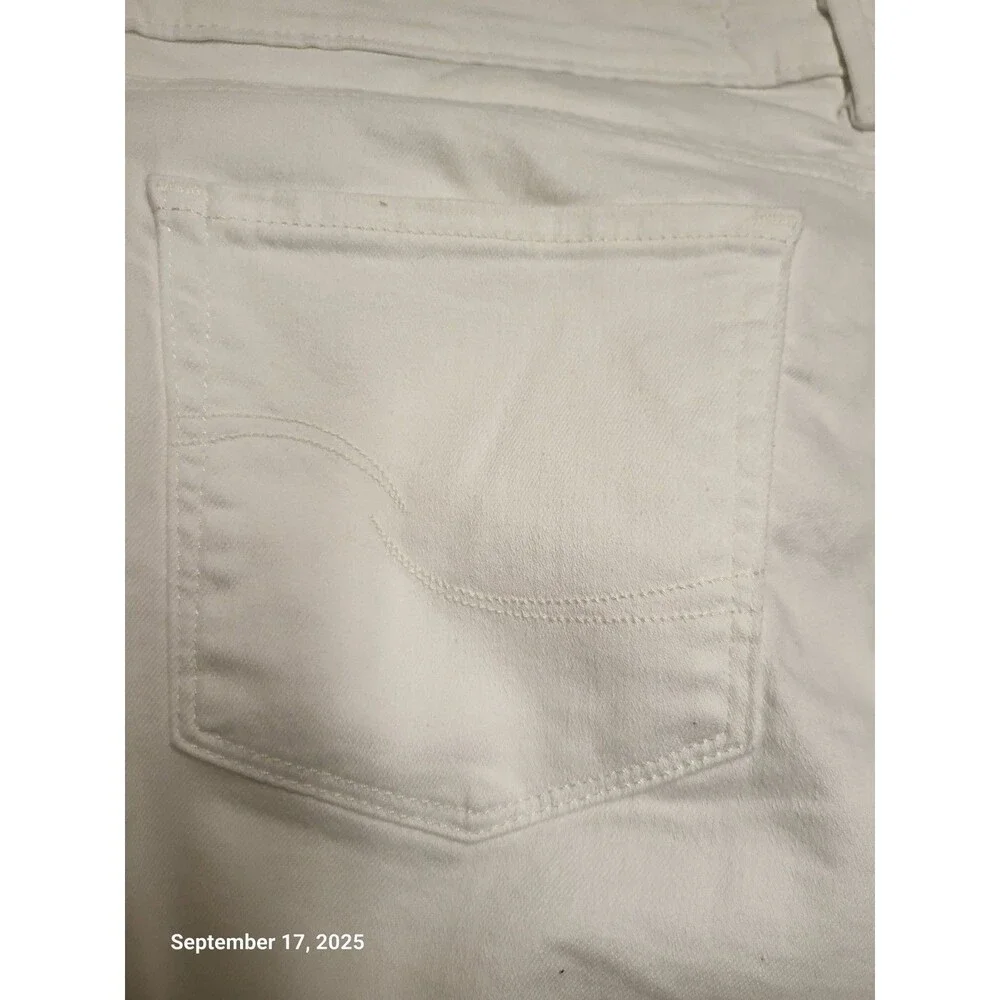 Signature by Levi Strauss Women's White Mid-Rise Capri Sz 20 - Picture 7 of 7
